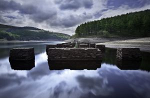 Ladybower Stepping Stones 200510-1.jpg
